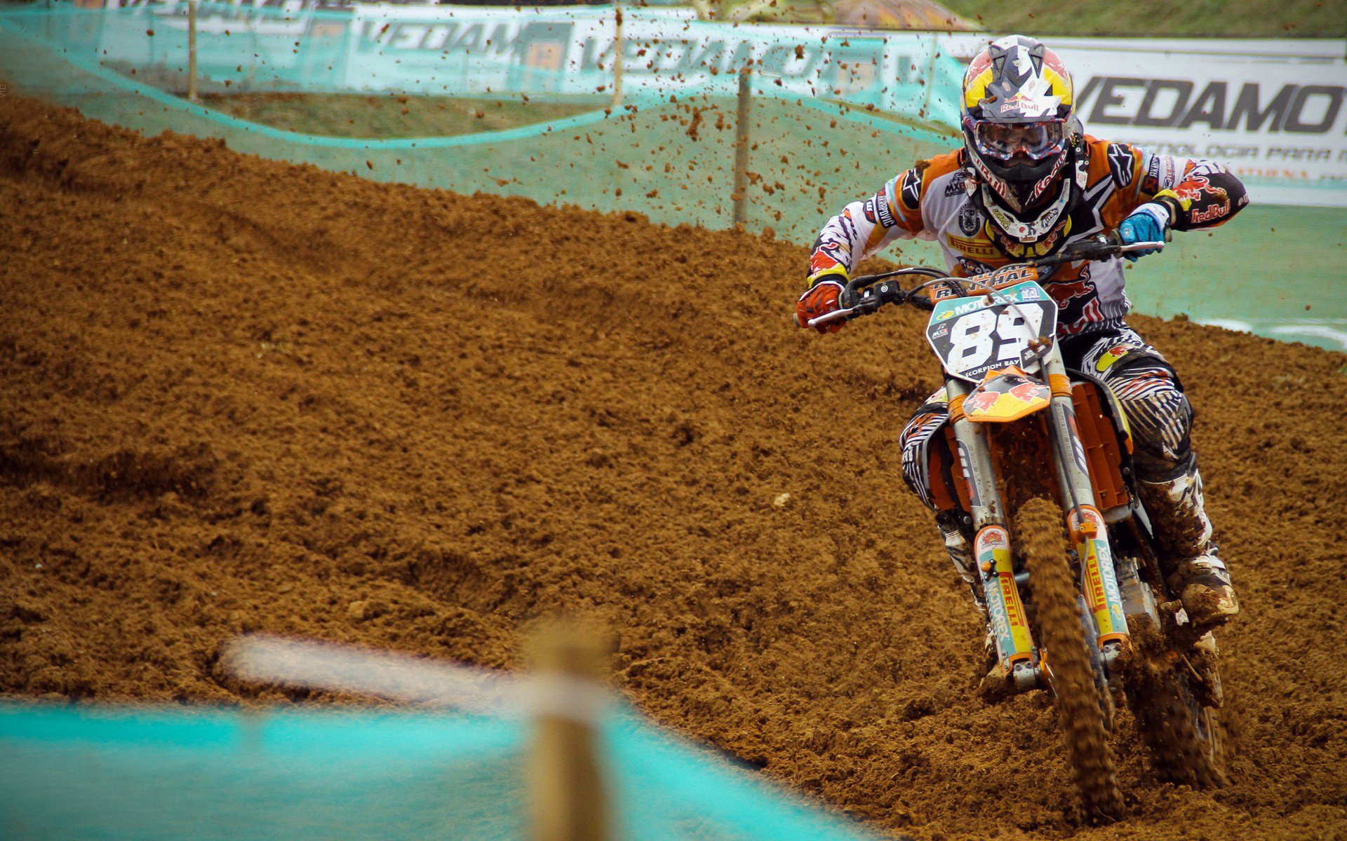 ky体育-天梯攀岩赛，突破极限登顶最高峰，攀岩难度赛道